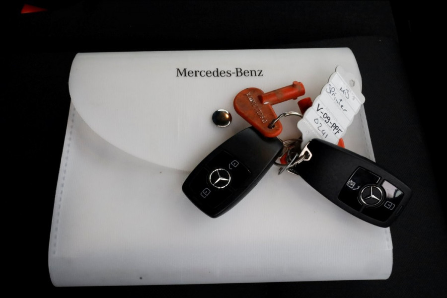 Mercedes-Benz Sprinter 315 CDI 150pk 9G Automaat Bakwagen met laadklep en zijdeur H235cm 12-2022