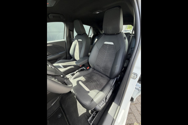 Opel Corsa Electric Ultimate 50 kWh (Camera - LED - Automatische Airco - Alcantara - Stoel-/- Stuurverwarming - Navigatie via APP - Parkeersensoren