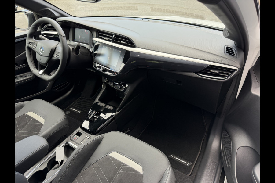 Opel Corsa Electric Ultimate 50 kWh (Camera - LED - Automatische Airco - Alcantara - Stoel-/- Stuurverwarming - Navigatie via APP - Parkeersensoren