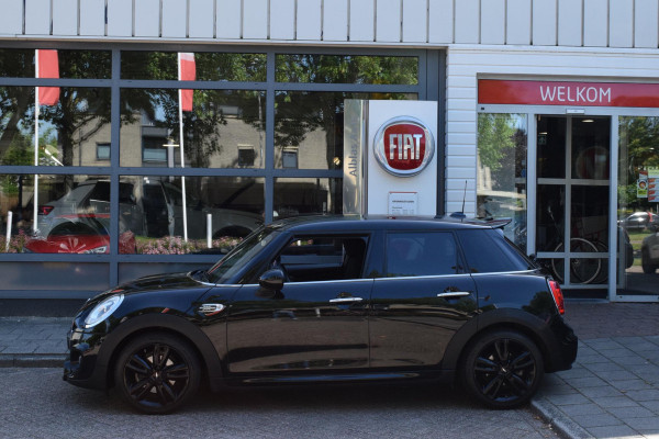 MINI 5-deurs 1.5 Cooper Chili Serious Business|JCW|