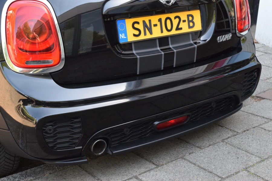 MINI 5-deurs 1.5 Cooper Chili Serious Business|JCW|