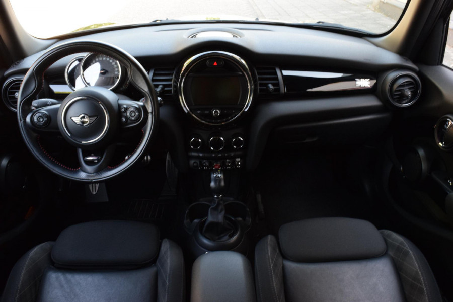 MINI 5-deurs 1.5 Cooper Chili Serious Business|JCW|