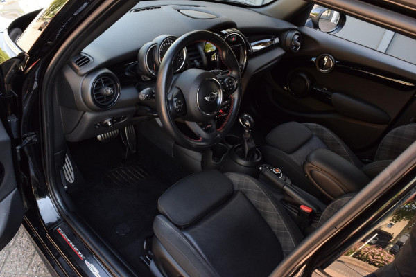MINI 5-deurs 1.5 Cooper Chili Serious Business|JCW|