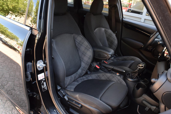 MINI 5-deurs 1.5 Cooper Chili Serious Business|JCW|