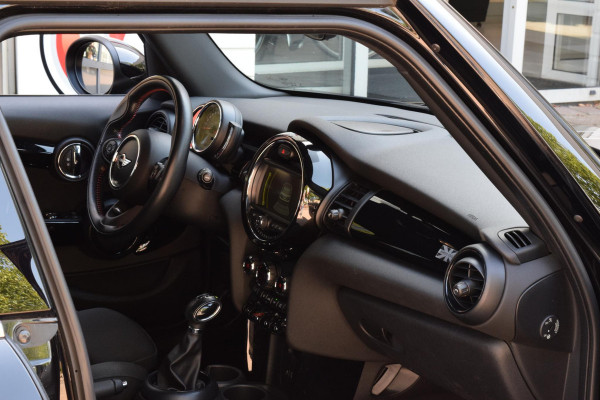 MINI 5-deurs 1.5 Cooper Chili Serious Business|JCW|