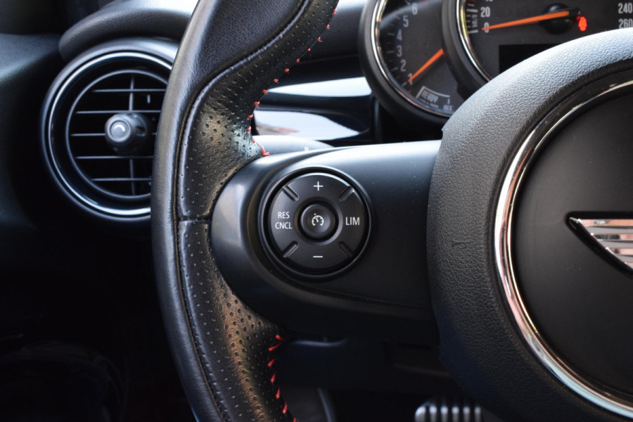 MINI 5-deurs 1.5 Cooper Chili Serious Business|JCW|