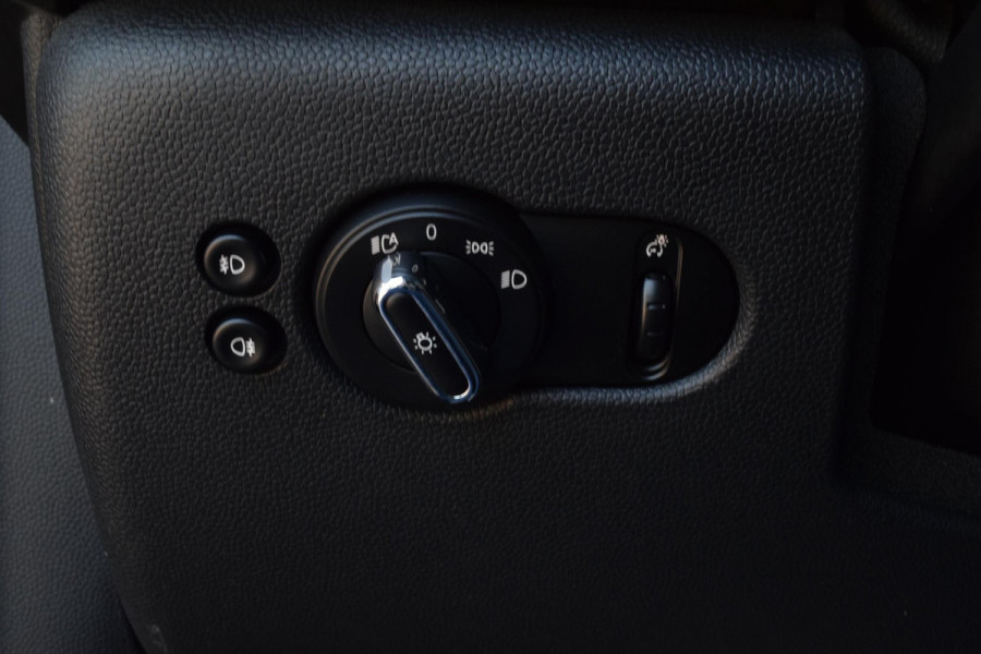 MINI 5-deurs 1.5 Cooper Chili Serious Business|JCW|