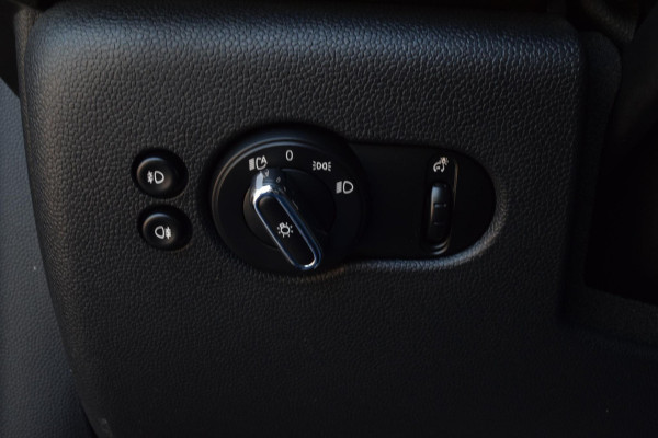 MINI 5-deurs 1.5 Cooper Chili Serious Business|JCW|