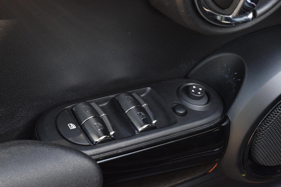 MINI 5-deurs 1.5 Cooper Chili Serious Business|JCW|