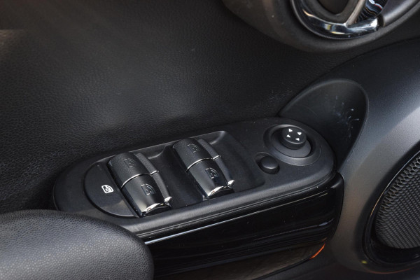MINI 5-deurs 1.5 Cooper Chili Serious Business|JCW|