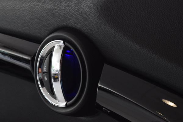 MINI 5-deurs 1.5 Cooper Chili Serious Business|JCW|