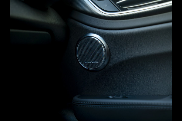 Alfa Romeo Giulia 2.0T GME AWD Competizione 280pk | Q-velgen | Harman/Kardon | Adapt. cruise | Veloce stoelen