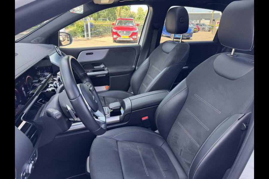 Mercedes-Benz B-Klasse 250 e Business Solution AMG Limited VAN: 30.900,- VOOR: 28.877,- UW WKVOORDEEL: 2.023-  | PANORAMA DAK | 360 CAMERA | SFEER VERLICHTING | ADAPTIEF CRUISE CONTROL | MEMORY OP STOEL | HEAD-UP DISPLAY | 12 MND BOVAG GARANTIE |