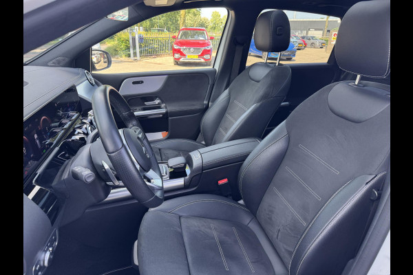 Mercedes-Benz B-Klasse 250 e Business Solution AMG Limited VAN: 30.900,- VOOR: 28.877,- UW WKVOORDEEL: 2.023-  | PANORAMA DAK | 360 CAMERA | SFEER VERLICHTING | ADAPTIEF CRUISE CONTROL | MEMORY OP STOEL | HEAD-UP DISPLAY | 12 MND BOVAG GARANTIE |