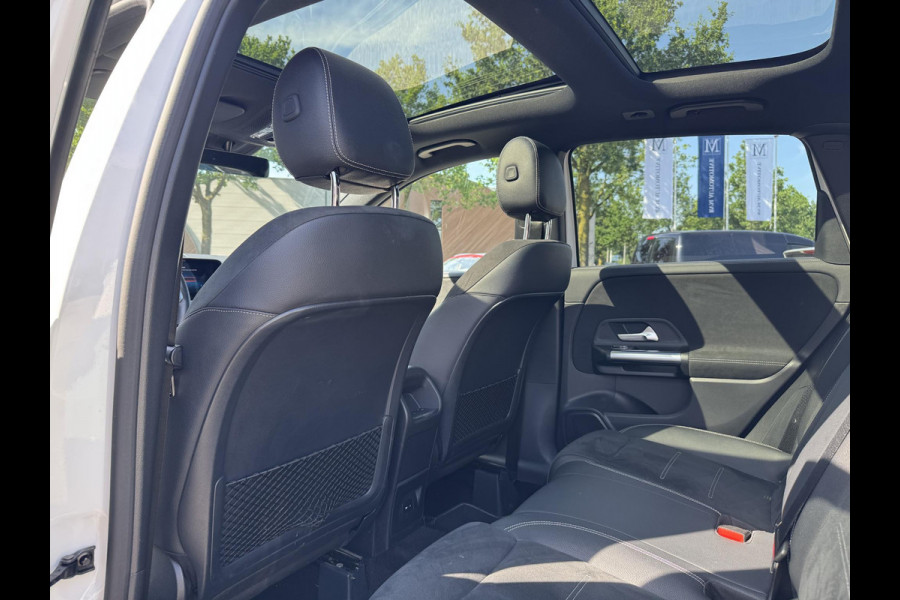 Mercedes-Benz B-Klasse 250 e Business Solution AMG Limited VAN: 30.900,- VOOR: 28.877,- UW WKVOORDEEL: 2.023-  | PANORAMA DAK | 360 CAMERA | SFEER VERLICHTING | ADAPTIEF CRUISE CONTROL | MEMORY OP STOEL | HEAD-UP DISPLAY | 12 MND BOVAG GARANTIE |