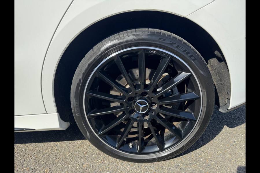 Mercedes-Benz B-Klasse 250 e Business Solution AMG Limited VAN: 30.900,- VOOR: 28.877,- UW WKVOORDEEL: 2.023-  | PANORAMA DAK | 360 CAMERA | SFEER VERLICHTING | ADAPTIEF CRUISE CONTROL | MEMORY OP STOEL | HEAD-UP DISPLAY | 12 MND BOVAG GARANTIE |