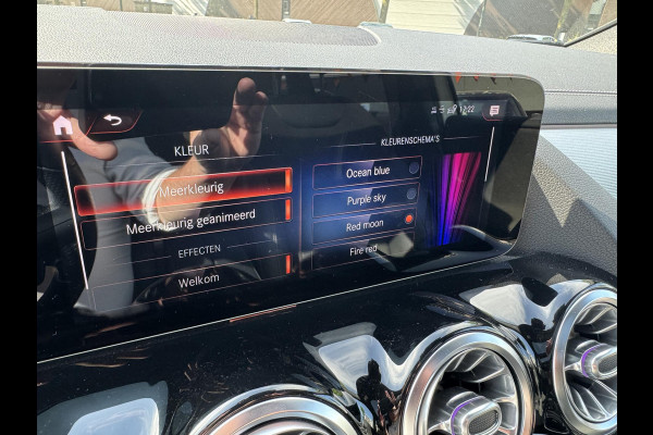Mercedes-Benz B-Klasse 250 e Business Solution AMG Limited VAN: 30.900,- VOOR: 28.877,- UW WKVOORDEEL: 2.023-  | PANORAMA DAK | 360 CAMERA | SFEER VERLICHTING | ADAPTIEF CRUISE CONTROL | MEMORY OP STOEL | HEAD-UP DISPLAY | 12 MND BOVAG GARANTIE |