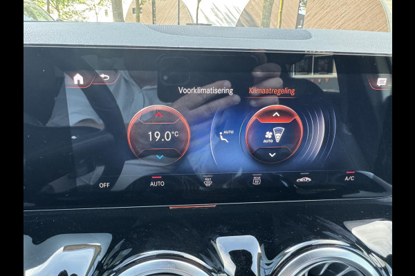 Mercedes-Benz B-Klasse 250 e Business Solution AMG Limited VAN: 30.900,- VOOR: 28.877,- UW WKVOORDEEL: 2.023-  | PANORAMA DAK | 360 CAMERA | SFEER VERLICHTING | ADAPTIEF CRUISE CONTROL | MEMORY OP STOEL | HEAD-UP DISPLAY | 12 MND BOVAG GARANTIE |