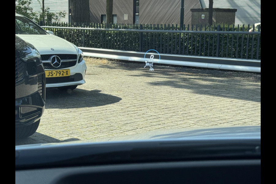 Mercedes-Benz B-Klasse 250 e Business Solution AMG Limited VAN: 30.900,- VOOR: 28.877,- UW WKVOORDEEL: 2.023-  | PANORAMA DAK | 360 CAMERA | SFEER VERLICHTING | ADAPTIEF CRUISE CONTROL | MEMORY OP STOEL | HEAD-UP DISPLAY | 12 MND BOVAG GARANTIE |