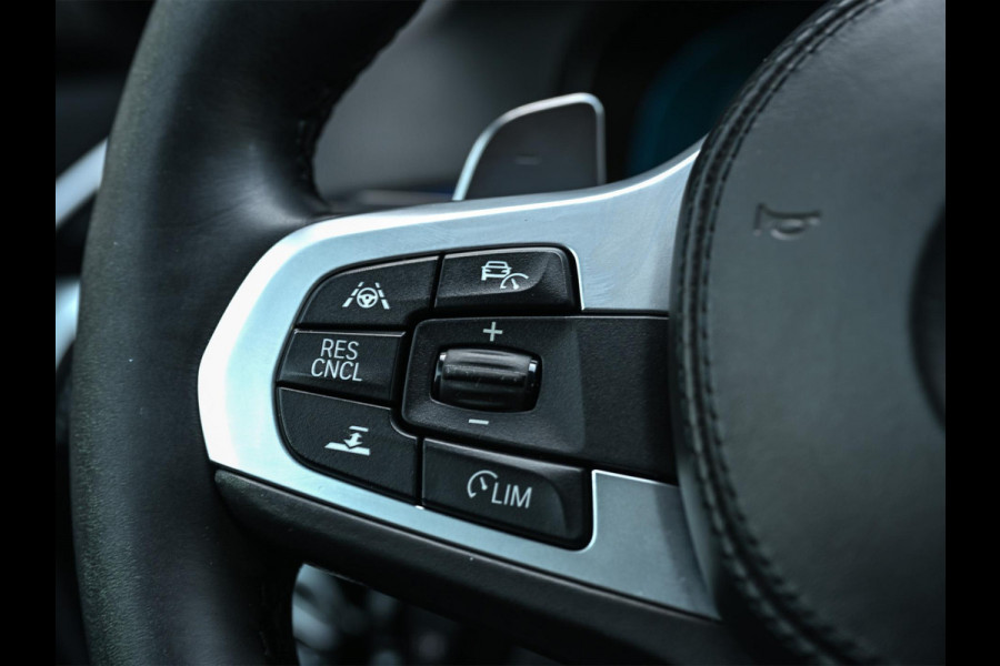 BMW 5 Serie Touring 530i xDrive High Executive | M-Sport | Panoramadak | Harman/Kardon | HUD | Active Cruise | 360 Camera | Stuur Verwarming | Ambiance Interieur | Stoelverwarming | Elektr. Verst. Stoel |