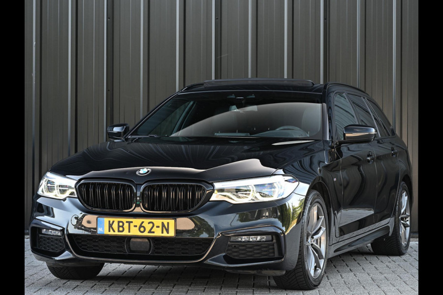 BMW 5 Serie Touring 530i xDrive High Executive | M-Sport | Panoramadak | Harman/Kardon | HUD | Active Cruise | 360 Camera | Stuur Verwarming | Ambiance Interieur | Stoelverwarming | Elektr. Verst. Stoel |