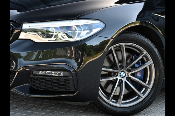 BMW 5 Serie Touring 530i xDrive High Executive | M-Sport | Panoramadak | Harman/Kardon | HUD | Active Cruise | 360 Camera | Stuur Verwarming | Ambiance Interieur | Stoelverwarming | Elektr. Verst. Stoel |