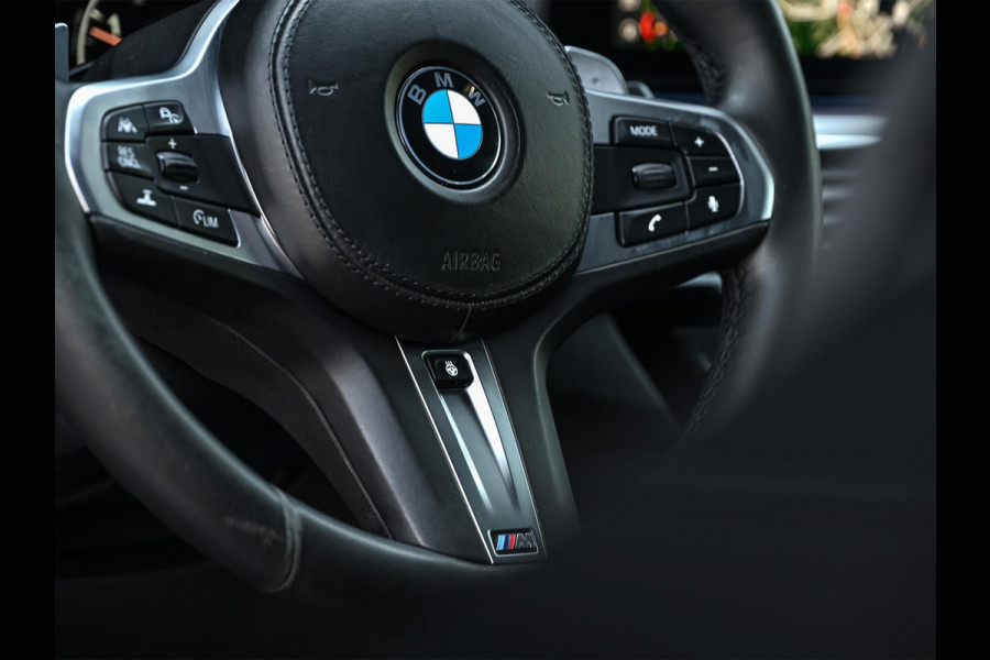BMW 5 Serie Touring 530i xDrive High Executive | M-Sport | Panoramadak | Harman/Kardon | HUD | Active Cruise | 360 Camera | Stuur Verwarming | Ambiance Interieur | Stoelverwarming | Elektr. Verst. Stoel |