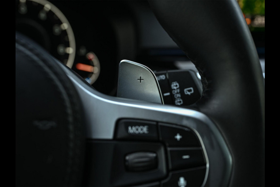 BMW 5 Serie Touring 530i xDrive High Executive | M-Sport | Panoramadak | Harman/Kardon | HUD | Active Cruise | 360 Camera | Stuur Verwarming | Ambiance Interieur | Stoelverwarming | Elektr. Verst. Stoel |