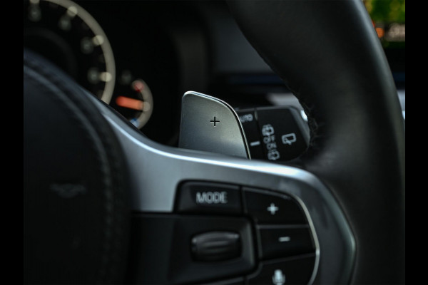 BMW 5 Serie Touring 530i xDrive High Executive | M-Sport | Panoramadak | Harman/Kardon | HUD | Active Cruise | 360 Camera | Stuur Verwarming | Ambiance Interieur | Stoelverwarming | Elektr. Verst. Stoel |