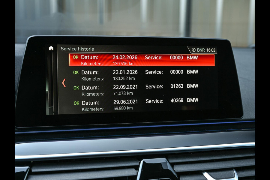 BMW 5 Serie Touring 530i xDrive High Executive | M-Sport | Panoramadak | Harman/Kardon | HUD | Active Cruise | 360 Camera | Stuur Verwarming | Ambiance Interieur | Stoelverwarming | Elektr. Verst. Stoel |