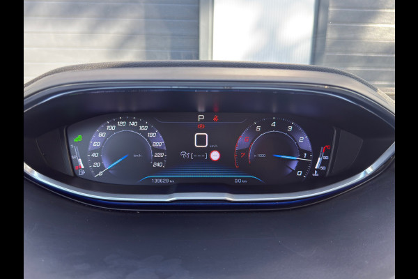 Peugeot 5008 1.6 e-THP GT-Line/ LEDER / SCHUIFDAK / AUTOMAAT