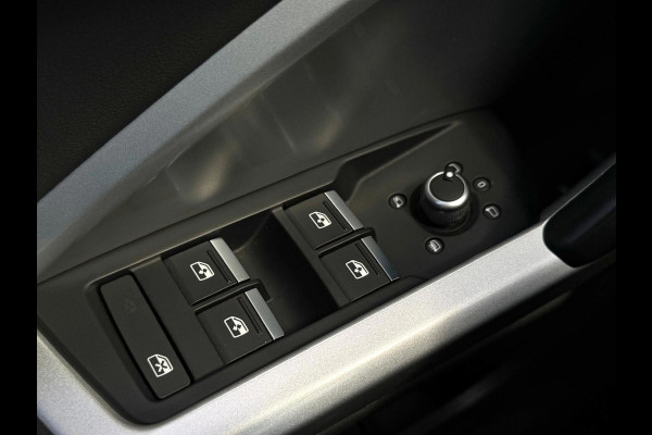 Audi Q3 Sportback 45 TFSI e S Edition | Panorama | Camera | Parksens | Adaptive Cruise | Matrix LED | Leder |