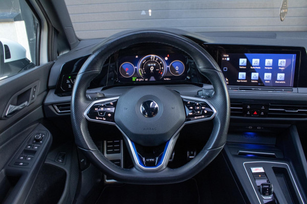 Volkswagen Golf 1.4 eHybrid GTE PANO IQ LIGHTS CAMERA HUD PARKEERASSISTENT STOELVERWARMING