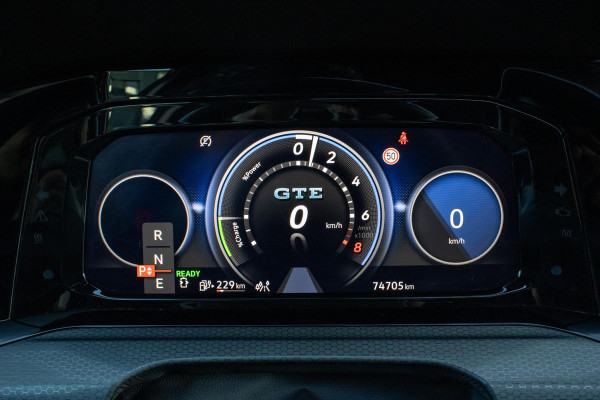 Volkswagen Golf 1.4 eHybrid GTE PANO IQ LIGHTS CAMERA HUD PARKEERASSISTENT STOELVERWARMING