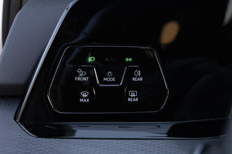 Volkswagen Golf 1.4 eHybrid GTE PANO IQ LIGHTS CAMERA HUD PARKEERASSISTENT STOELVERWARMING
