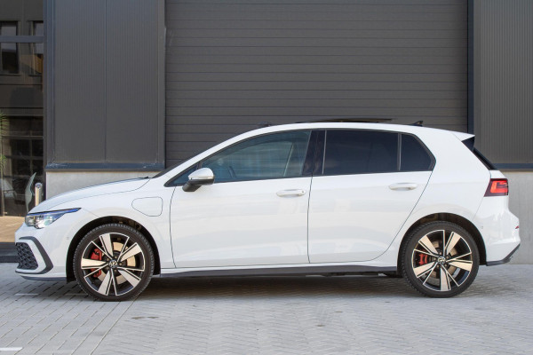 Volkswagen Golf 1.4 eHybrid GTE PANO IQ LIGHTS CAMERA HUD PARKEERASSISTENT STOELVERWARMING