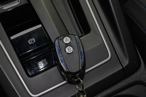 Volkswagen Golf 1.4 eHybrid GTE PANO IQ LIGHTS CAMERA HUD PARKEERASSISTENT STOELVERWARMING