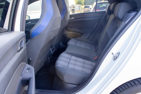 Volkswagen Golf 1.4 eHybrid GTE PANO IQ LIGHTS CAMERA HUD PARKEERASSISTENT STOELVERWARMING