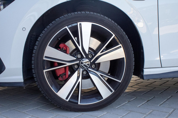 Volkswagen Golf 1.4 eHybrid GTE PANO IQ LIGHTS CAMERA HUD PARKEERASSISTENT STOELVERWARMING