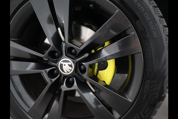 Škoda Karoq 1.5 TSI ACT SPORTLINE + WEGKL. TREKHAAK | VOL LEDER | ADAPTIVE CRUISE | CANTON | CAMERA