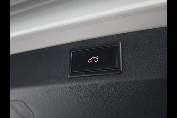 Škoda Karoq 1.5 TSI ACT SPORTLINE + WEGKL. TREKHAAK | VOL LEDER | ADAPTIVE CRUISE | CANTON | CAMERA