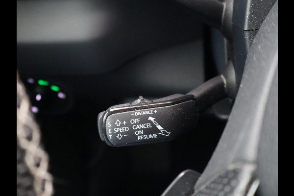 Škoda Karoq 1.5 TSI ACT SPORTLINE + WEGKL. TREKHAAK | VOL LEDER | ADAPTIVE CRUISE | CANTON | CAMERA