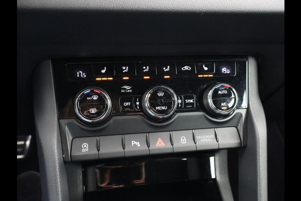 Škoda Karoq 1.5 TSI ACT SPORTLINE + WEGKL. TREKHAAK | VOL LEDER | ADAPTIVE CRUISE | CANTON | CAMERA