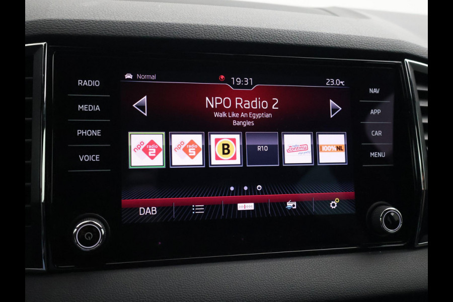 Škoda Karoq 1.5 TSI ACT SPORTLINE + WEGKL. TREKHAAK | VOL LEDER | ADAPTIVE CRUISE | CANTON | CAMERA