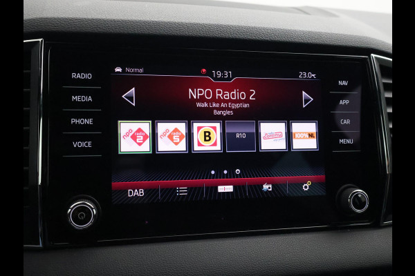 Škoda Karoq 1.5 TSI ACT SPORTLINE + WEGKL. TREKHAAK | VOL LEDER | ADAPTIVE CRUISE | CANTON | CAMERA