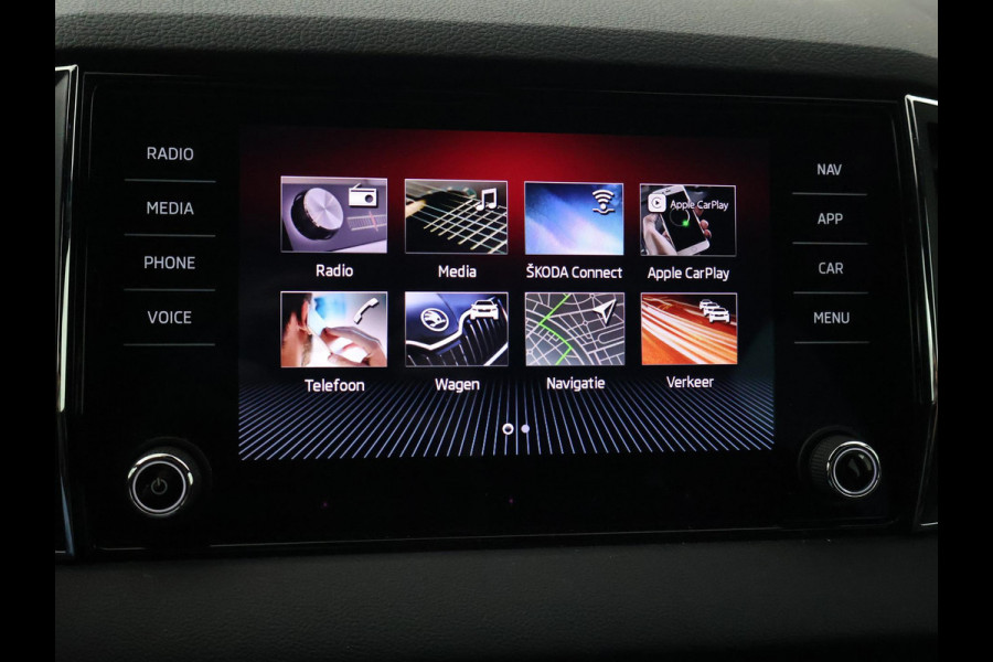 Škoda Karoq 1.5 TSI ACT SPORTLINE + WEGKL. TREKHAAK | VOL LEDER | ADAPTIVE CRUISE | CANTON | CAMERA