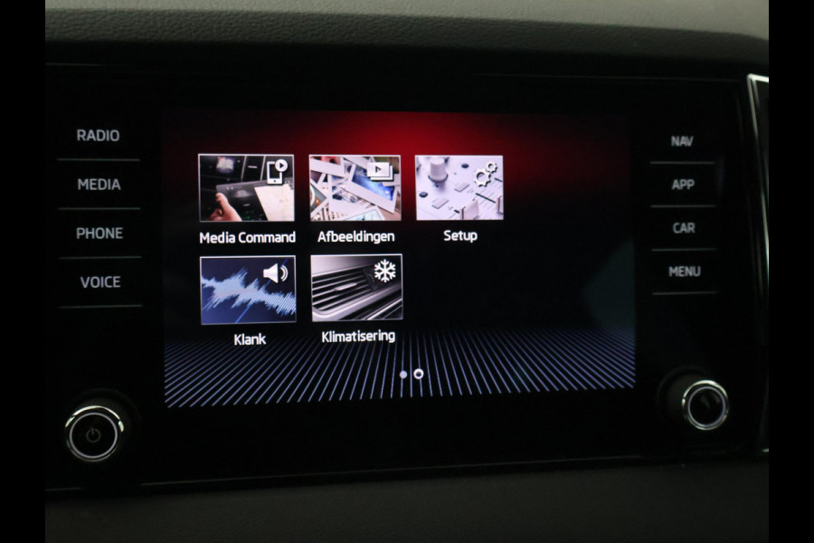 Škoda Karoq 1.5 TSI ACT SPORTLINE + WEGKL. TREKHAAK | VOL LEDER | ADAPTIVE CRUISE | CANTON | CAMERA