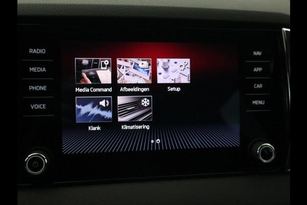 Škoda Karoq 1.5 TSI ACT SPORTLINE + WEGKL. TREKHAAK | VOL LEDER | ADAPTIVE CRUISE | CANTON | CAMERA