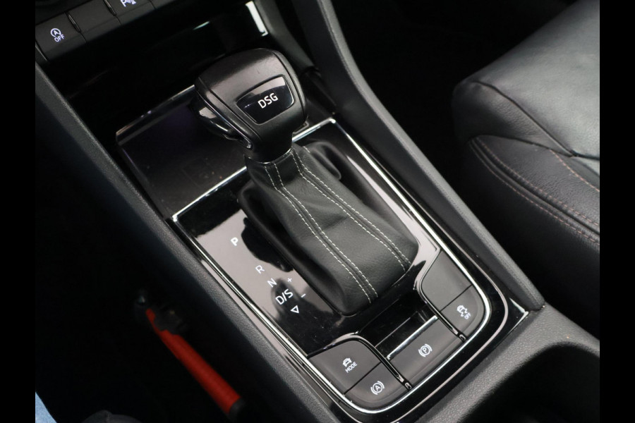 Škoda Karoq 1.5 TSI ACT SPORTLINE + WEGKL. TREKHAAK | VOL LEDER | ADAPTIVE CRUISE | CANTON | CAMERA