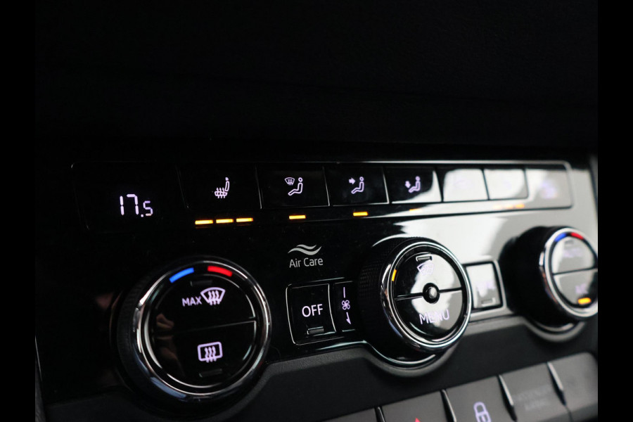 Škoda Karoq 1.5 TSI ACT SPORTLINE + WEGKL. TREKHAAK | VOL LEDER | ADAPTIVE CRUISE | CANTON | CAMERA